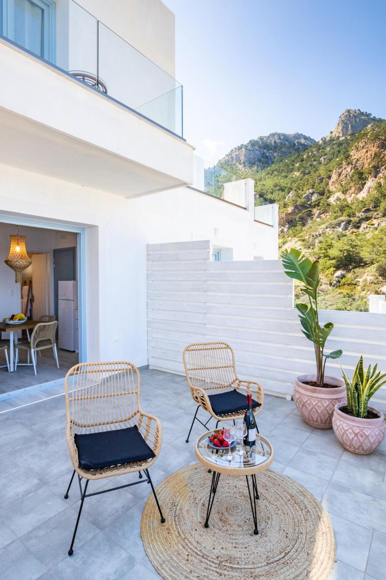 Yploui Suites Kárpatos Exterior foto