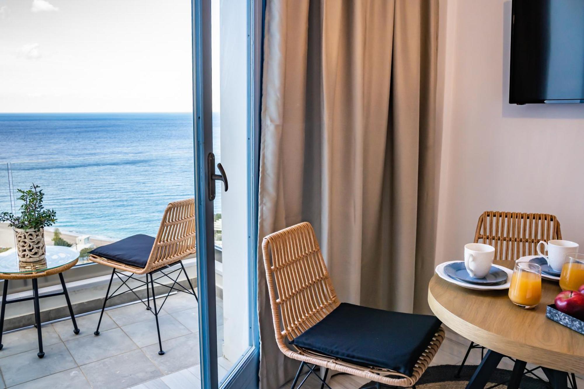 Yploui Suites Kárpatos Exterior foto
