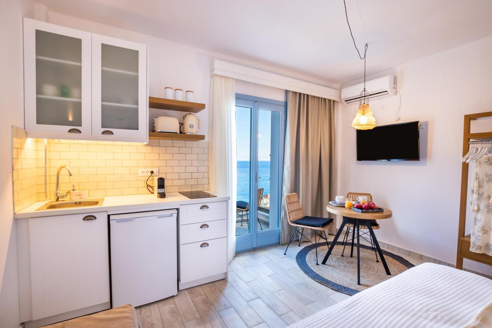 Yploui Suites Kárpatos Exterior foto