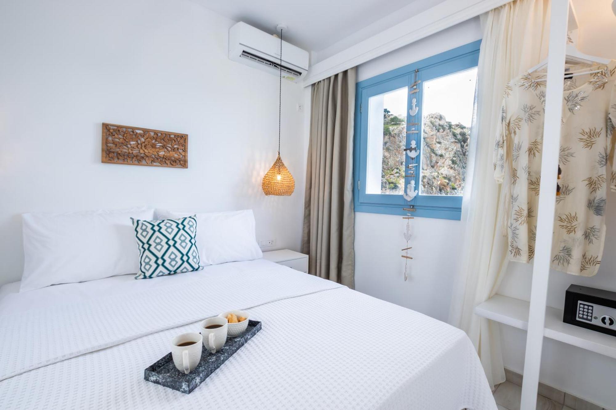 Yploui Suites Kárpatos Exterior foto